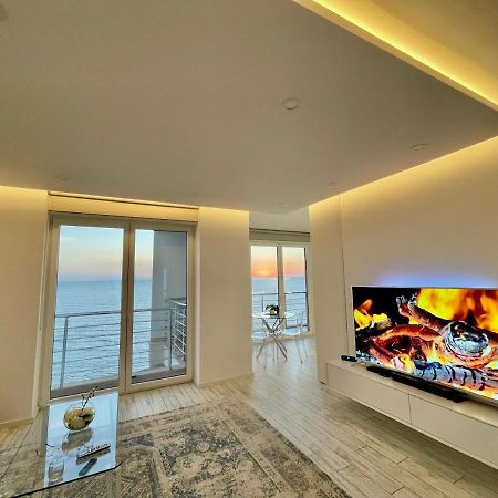 Durres Currila Modern Luxury Stunning Beach Views מראה חיצוני תמונה