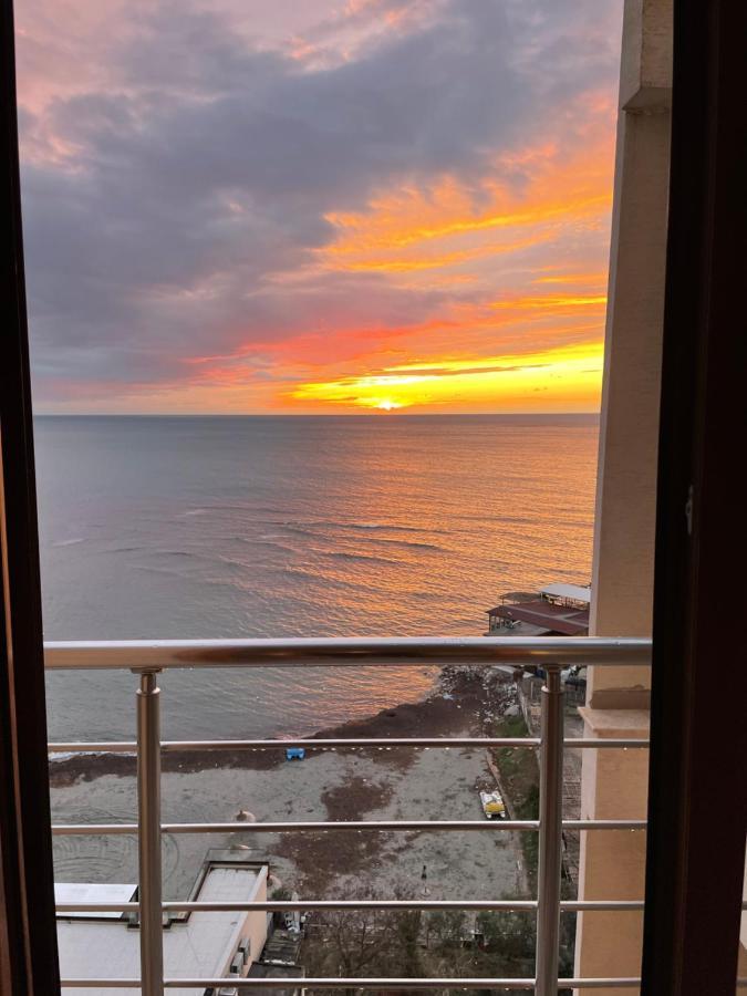 Durres Currila Modern Luxury Stunning Beach Views מראה חיצוני תמונה