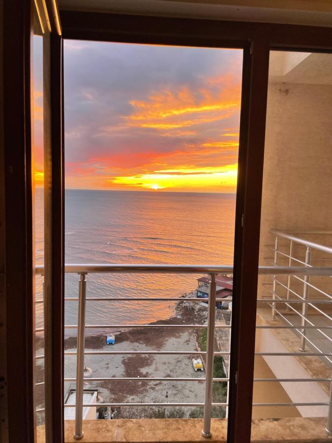 Durres Currila Modern Luxury Stunning Beach Views מראה חיצוני תמונה