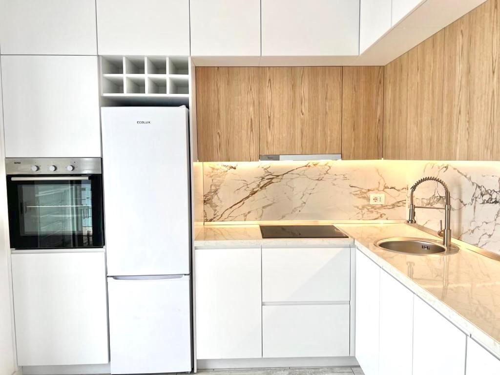 Durres Currila Modern Luxury Stunning Beach Views מראה חיצוני תמונה