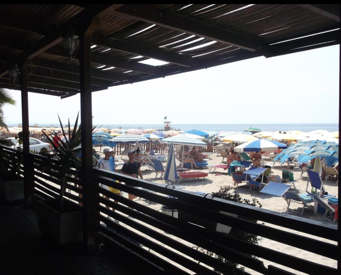 Durres Currila Modern Luxury Stunning Beach Views מראה חיצוני תמונה