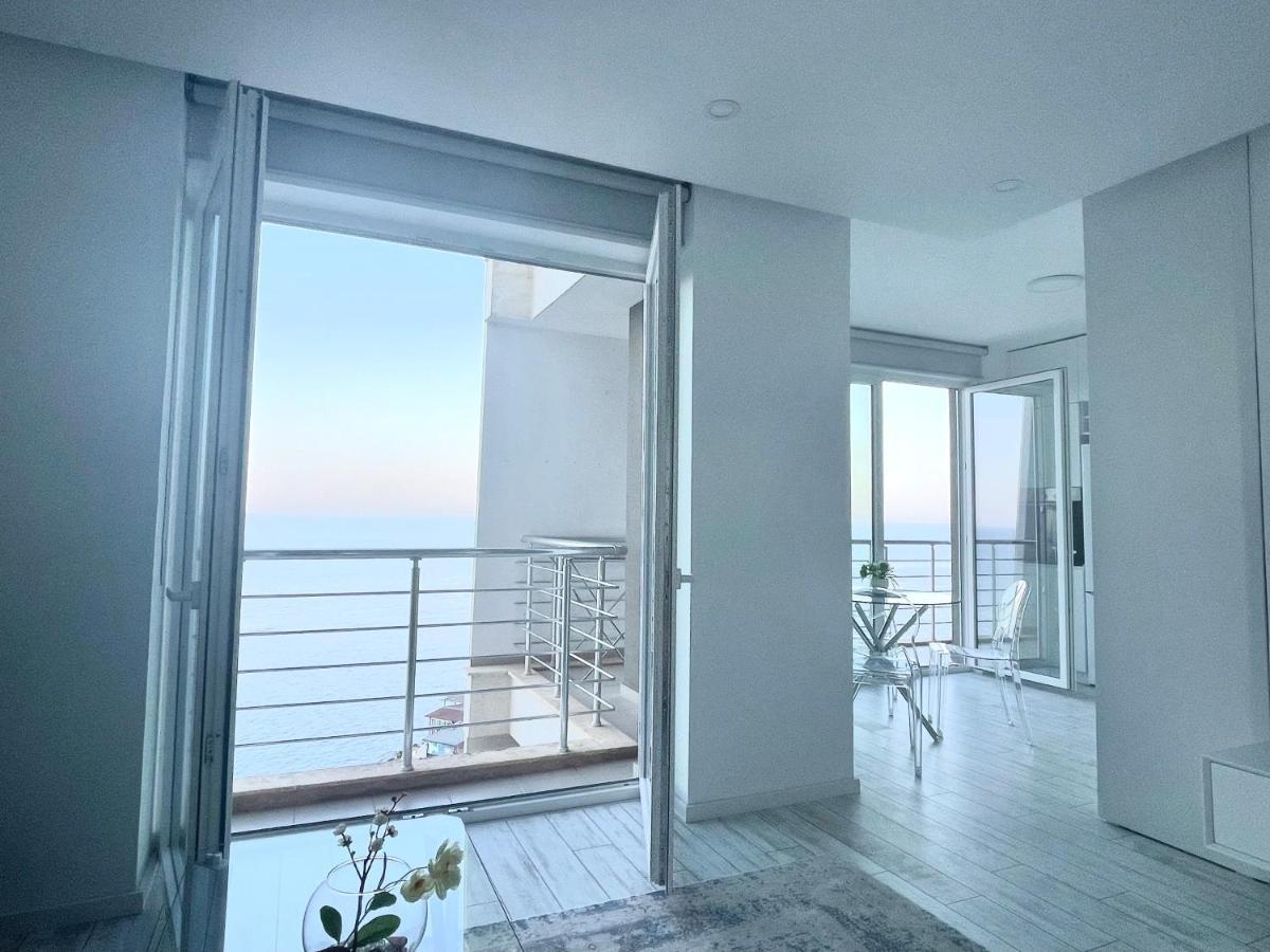 Durres Currila Modern Luxury Stunning Beach Views מראה חיצוני תמונה