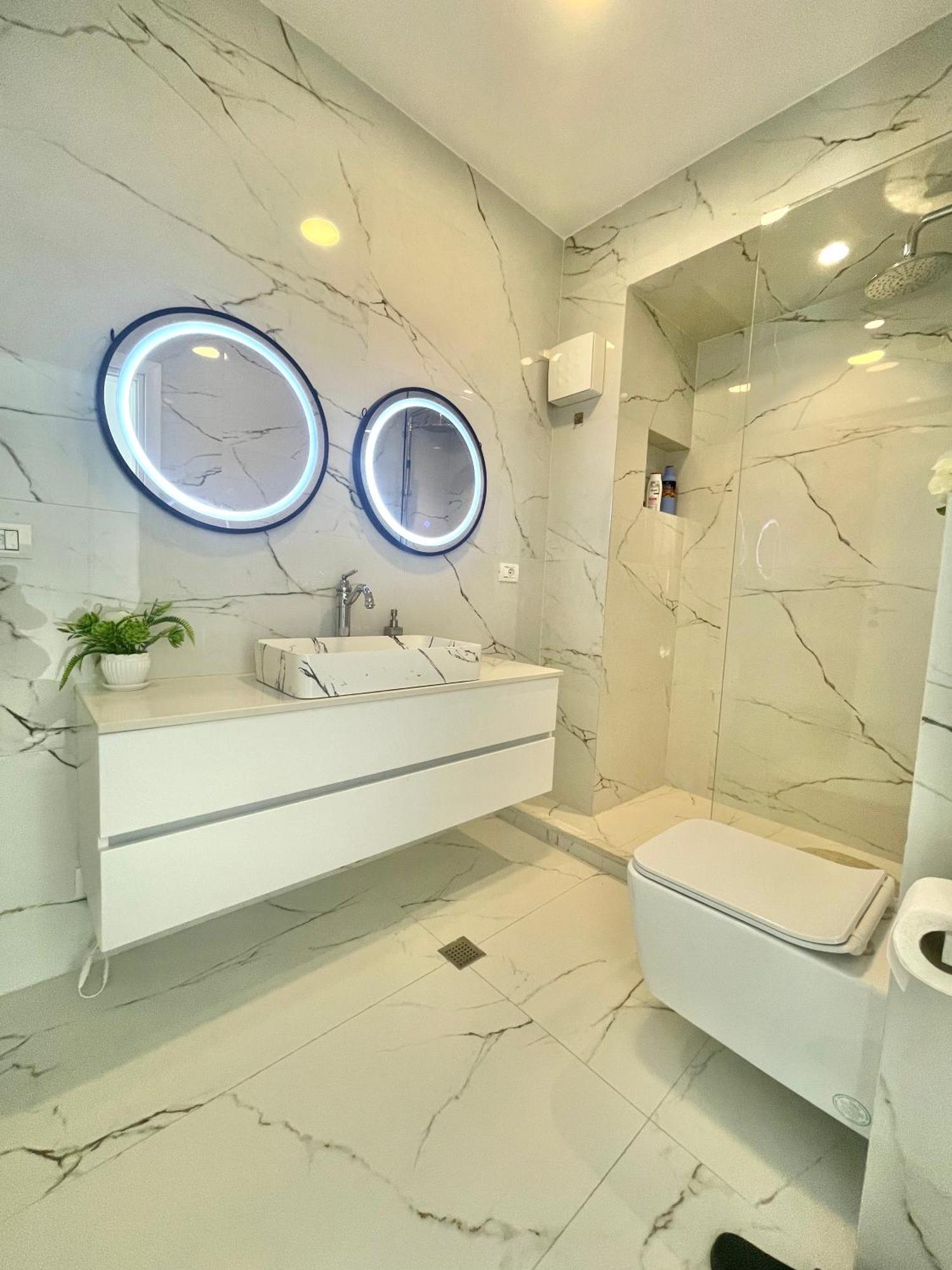 Durres Currila Modern Luxury Stunning Beach Views מראה חיצוני תמונה